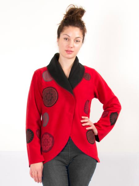 Veste polaire rouge intérieur et motif noir